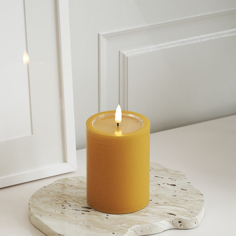 Unique Candles Unique LED Blockljus D 7,5 x 10 cm Curry